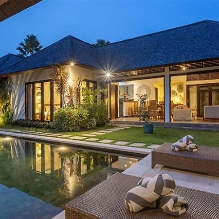 Villa Tiga Mangga By Optimum Bali Villas Seminyak  Exterior photo