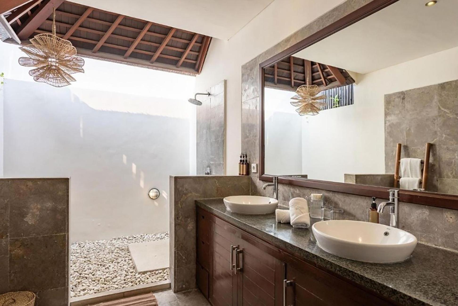Villa Tiga Mangga By Optimum Bali Villas Seminyak  Exterior photo